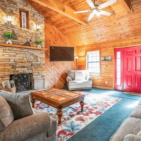 Spacious Gatlinburg Cabin Home Hot Tub King Beds Game Room